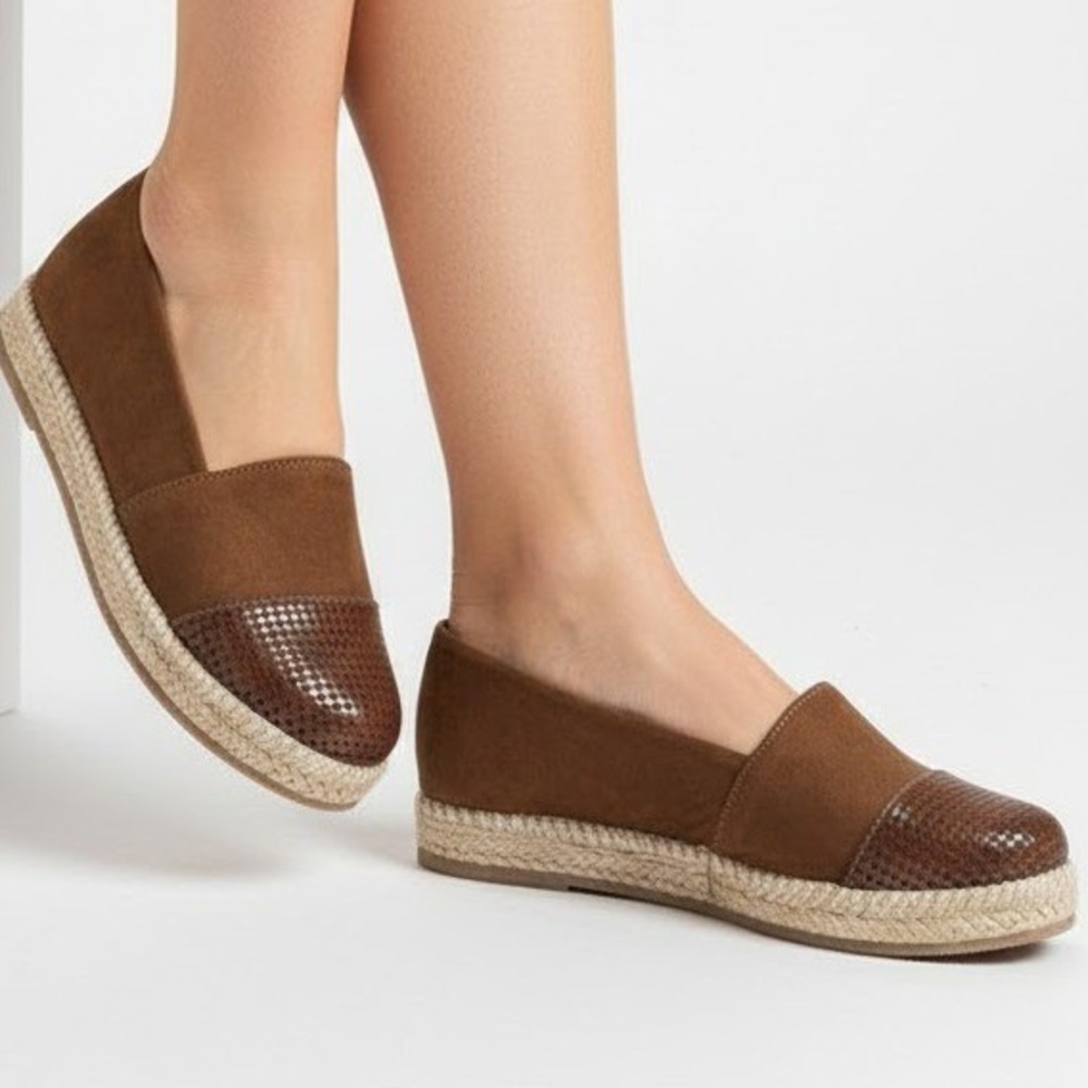 Womens Brown Faux Suede 7 Snake Embossed Cap Toe Espadrille Flats Shoes  NEW